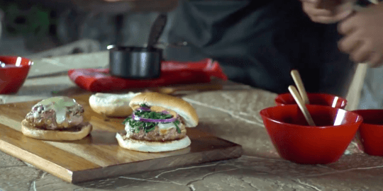 Legados de la tribu - Hamburguesa de Cerdo Legados de la tribu - Hamburguesa de Cerdo